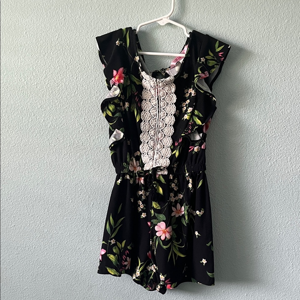 1st Kiss Girls Black Floral Ruffle Romper with Crochet Lace – Size M (10/12)